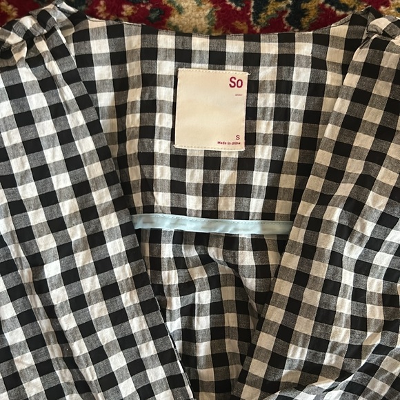 NWT Gingham Keyhole O Ring Front Tie Top - Picture 2 of 8